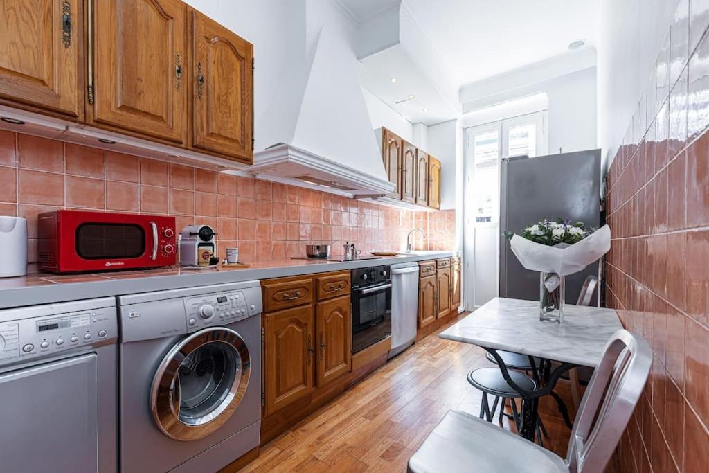Risso - Comfortable 3 Bedrooms With Balcony Nice Buitenkant foto