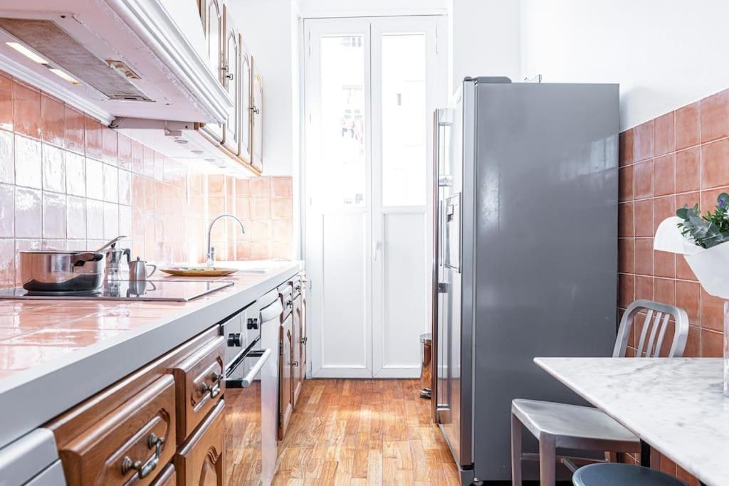 Risso - Comfortable 3 Bedrooms With Balcony Nice Buitenkant foto